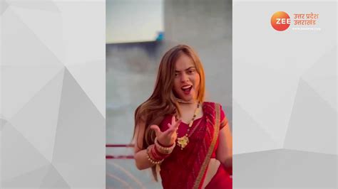 Desi Bhabhi Ka Bold Hot Dance Red Saree Public Melt Bhabhi Sassy Video Snup