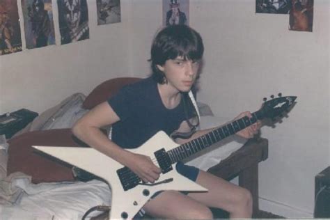 Rivers Cuomo Of Weezer Practicing Guitar In 1985 : r/OldSchoolCool