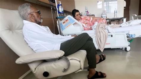 Preta recebe Gilberto Gil em hospital durante recuperação pós