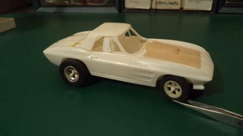 Revell Corvette Sting Ray Coupe Snaptite Page Car Kit