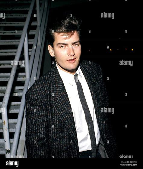 CHARLIE SHEEN Credit: Ralph Dominguez/MediaPunch 1986 Stock Photo - Alamy