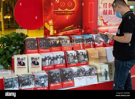 Various books about Xi Jinping in a bookstore in Beijing, China. 30-Sep ...