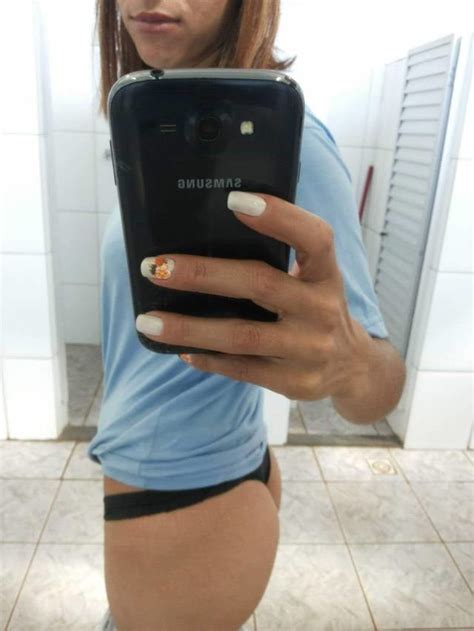 Andrea Magrinha Safada Tirou Varias Fotos Peladinha No Banhe Porn Pictures XXX Photos Sex