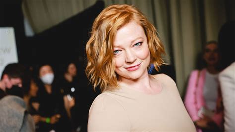 Successions Sarah Snook Is Rejecting Hollywood Body Ideals Marie