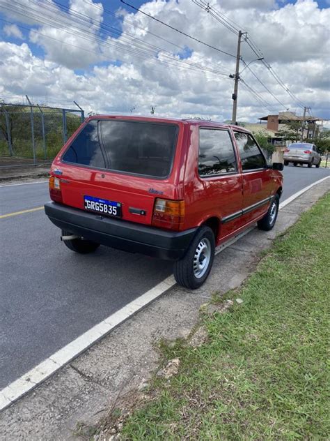 Uno 1 5s Placa Preta A Estação Raridades reúne Carros antigos de todo