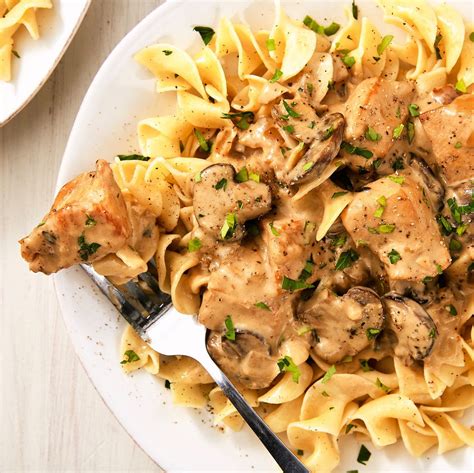 This Chicken Stroganoff Is The Coziest Dinner Ever Recipe Chicken Stroganoff Chicken