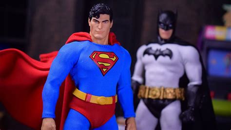 Mezco One Superman The Man Of Steel Edition Steel Box Set Action