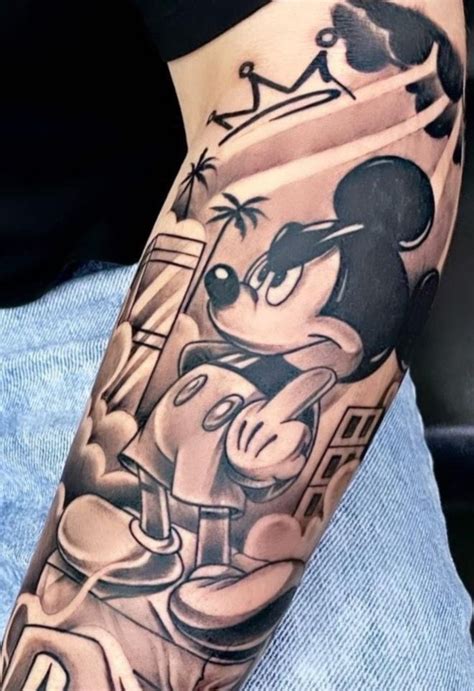 Pin De Olivia Torres Em Quick Saves Tatuagem Mickey Tatuagem