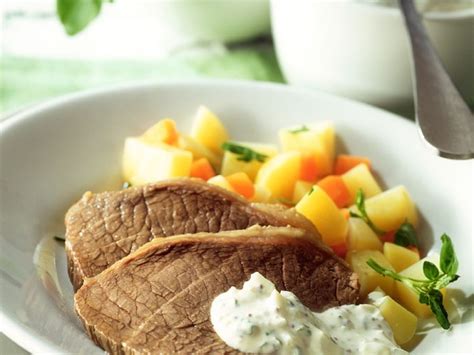 Boiled Beef with Potatoes, Carrots and Arugula Dip Recipe | EatSmarter