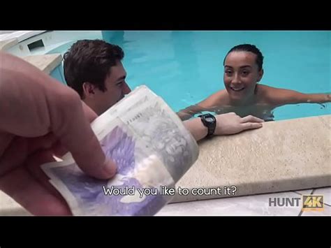 HUNT K Aventuras Sexuales En Piscina Privada XVIDEOS