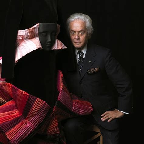 Roberto Capucci Storia Di Un Artista E Della Moda Come Prodigio Moda