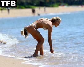 Ali Oetjen Sexy Seen Flaunting Her Hot Bikini Body At The Beach In Palm Cove AZNude