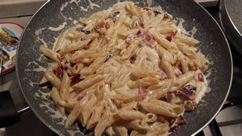 Pasta Con Speck E Noci Il Sorriso Di Sera