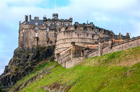 Historical Timeline of Edinburgh Castle | Comprehensive Overview