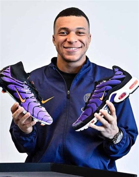 Paris Saint Germain Kylian Mbappé Football boot Catawiki