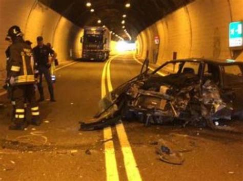 Incidente Frontale A Lecco Auto Contromano Sulla Superstrada Morte