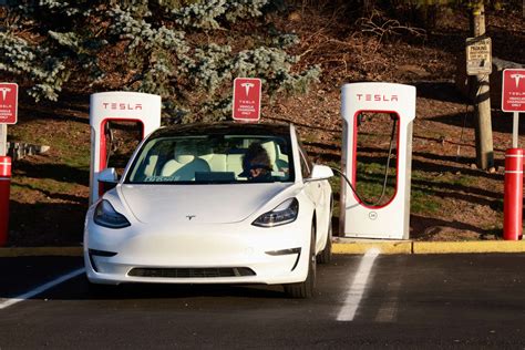 How Does the Tesla Supercharger Network Work with Non-Tesla EVs?