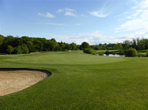 London Beach Golf Course In May London Beach Country Hotel Beach Golf