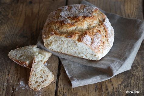 Einfaches Weizen Dinkelbrot Mit 1 5 G Hefe Premiere KochTrotz