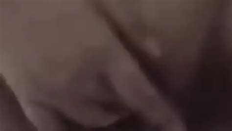 Pinay Molliges Teen Fingert Und Macht Ihre Muschi Mit Einem Dildo Bis Sie Squirtet Teil