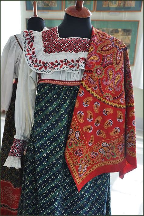 В костромском музее | Russian traditional dress, Russian traditional ...