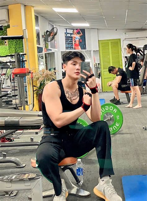 Trai gym dáng người gym chuẩn đẹp trai cao ráo chơi dâm tình cảm sex quên lối về traimodel