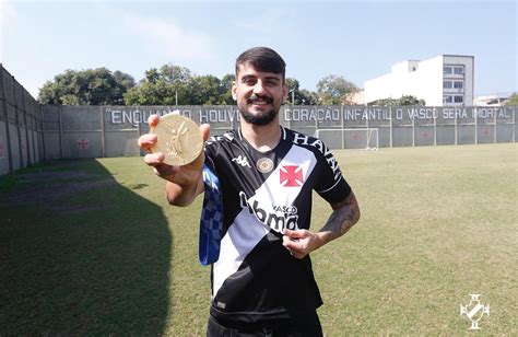 Ricardo Graça completará 100 jogos a camisa do Vasco SuperVasco