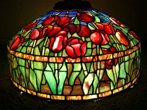 Tiffany stained glass lamps - 10 reasons to buy - Warisan Lighting