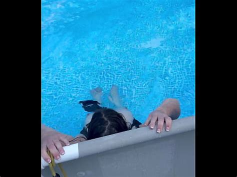 Acci N De Tetas En La Piscina Xvideos