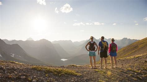 6 summer hiking safety tips for happy days on the trail | Advnture