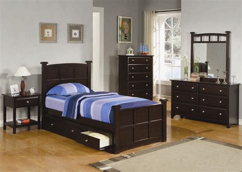 Bedroom Furniture Sets For Small Rooms . Comfortable Chairs For Bedroom ...