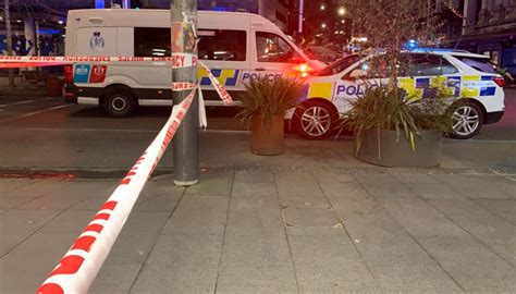 Two Critically Injured In Queen St Shooting Offender Flees On Lime