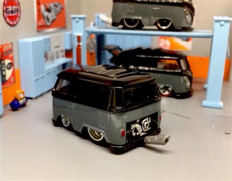 Hot Wheels Custom Vw Kool Kombi Street Version Real Riders Black Grey Of