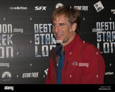 Scott bakula star trek enterprise hi-res stock photography and images ...