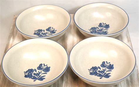 Vintage Pfaltzgraff Yorktowne Blue Floral Soup Cereal Bowl Set