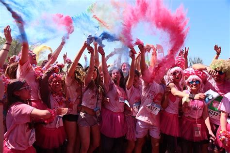 Miles De Corredores Dar N Colorido A Las Calles De Vigo Con La Holi Run