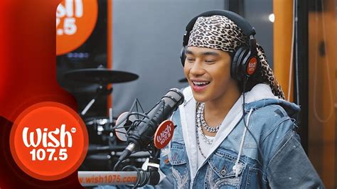 Maxie Andreison Performs Halika Na Lika Na Live On Wish 1075 Bus