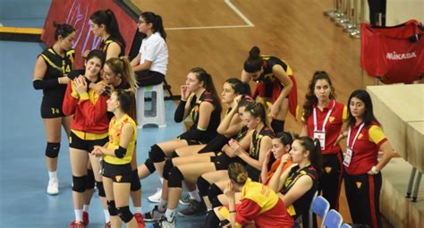 G Ztepe Spor Kul B Voleybol Ubesi Yoluna Devam Ediyor