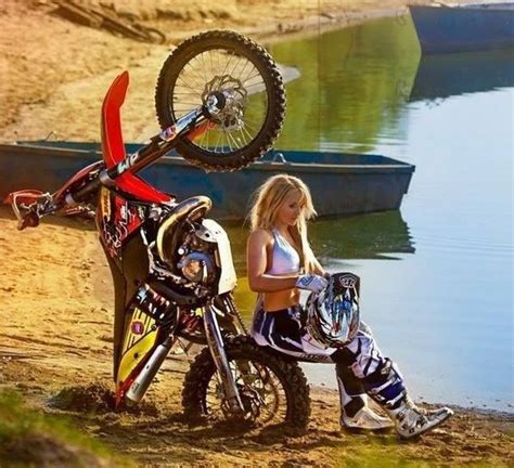 Pin by Eddie Ray on girls and moto | Dirt bike girl, Motorbike girl, Motocross bikes