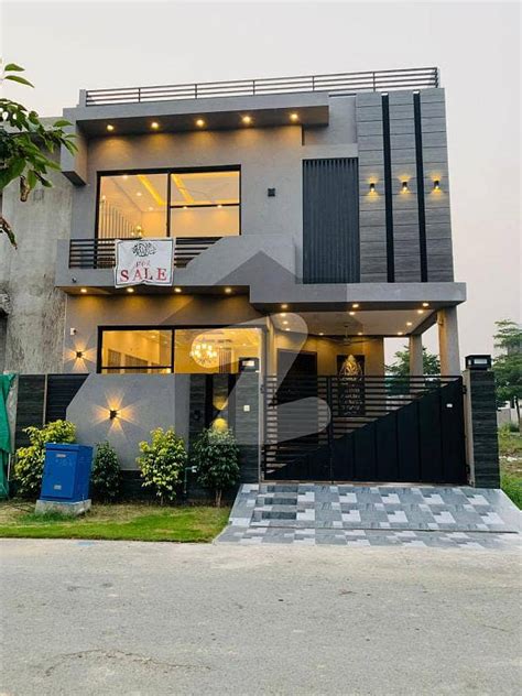 Top Quality 5 Marla Modern Luxury House For Sale In Dha 9 Town DHA 9