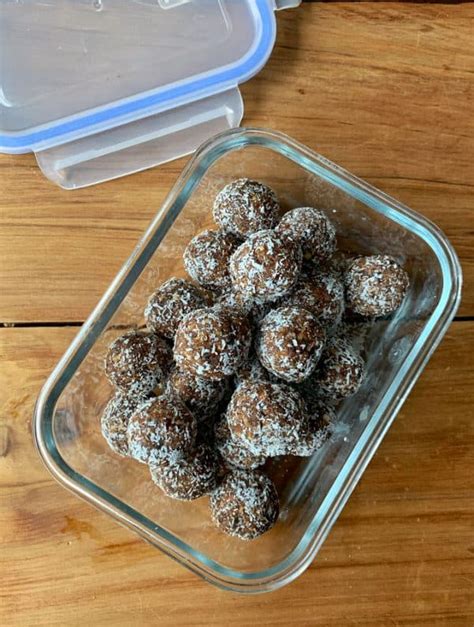 Dark Chocolate Date And Weetbix Bliss Balls Vj Cooks