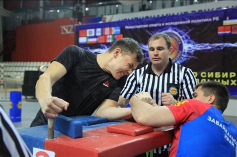 В Улан-Удэ встретились сильнейшие армрестлеры Сибири и Дальнего Востока ...