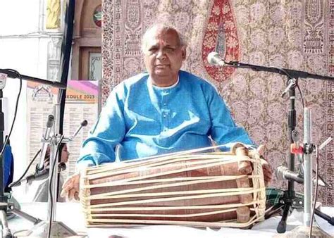 Pakhawaj Player Dinesh Prasad Dies On Stage In Lucknow | Nation