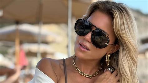 Sylvie Meis deelt wéér een reeks foto s in bikini Summer Girl