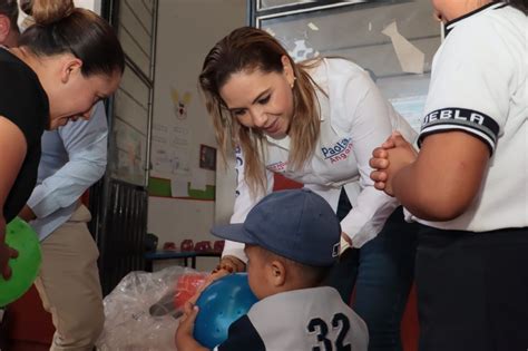 Visita Y Obsequios De Paola Angon A Caics De San Pedro Cholula