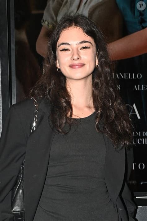 Deva Cassel Amoureuse La Fille De Monica Bellucci Officialise Avec Un