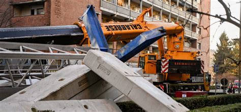 Tragedia Della Gru A Torino I Tre Operai Erano Imbracati E In