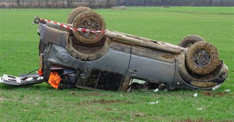 C Te D Or Accident Chigey La Voiture Termine Sur Le Toit Un