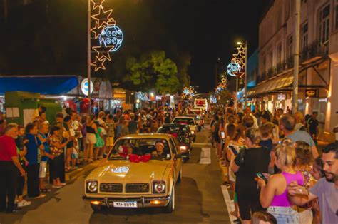 Carreata De Natal Anima Joinville Ve Culos Antigos E Decorados