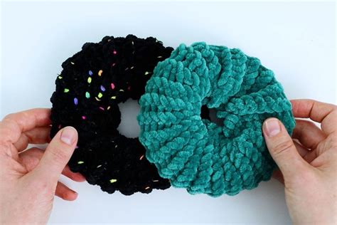 Make An Easy Loom Knit Hair Scrunchie Free Pattern Marching North